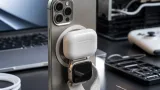 iPhone Duo ha un magnete centrale sotto MagSafe: dimostrate le attaccature per Watch e AirPods